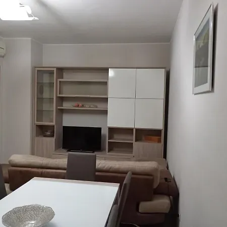 Sunrise Daire Alba (Piedmont)